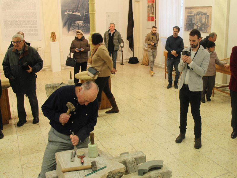 Szebényi Béla életműkiállítás nyílt a Kiállítóteremben – A nagymúltú Schnábel iparoscsalád történetét is megismerhetjük