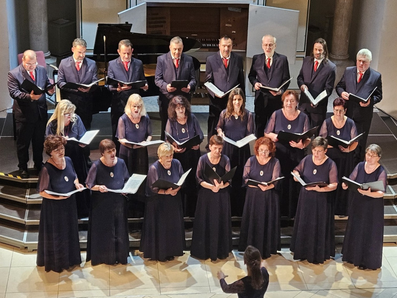 Pénteken a Városházán ad koncertet a Kalocsa Kamarakórus